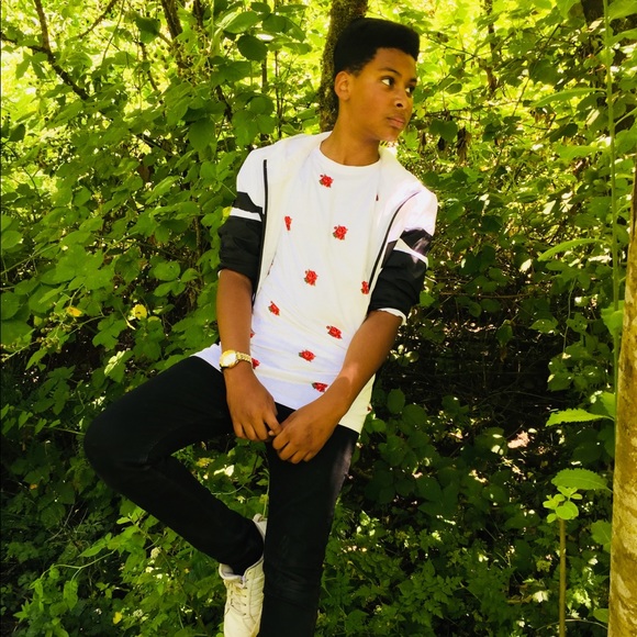 Meet your Posher, Gideon - Picture 1 of 1